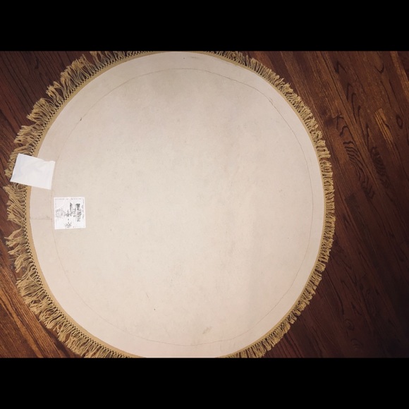 NW HOME DECORATORS ROUND RUG 45” - Picture 8 of 8